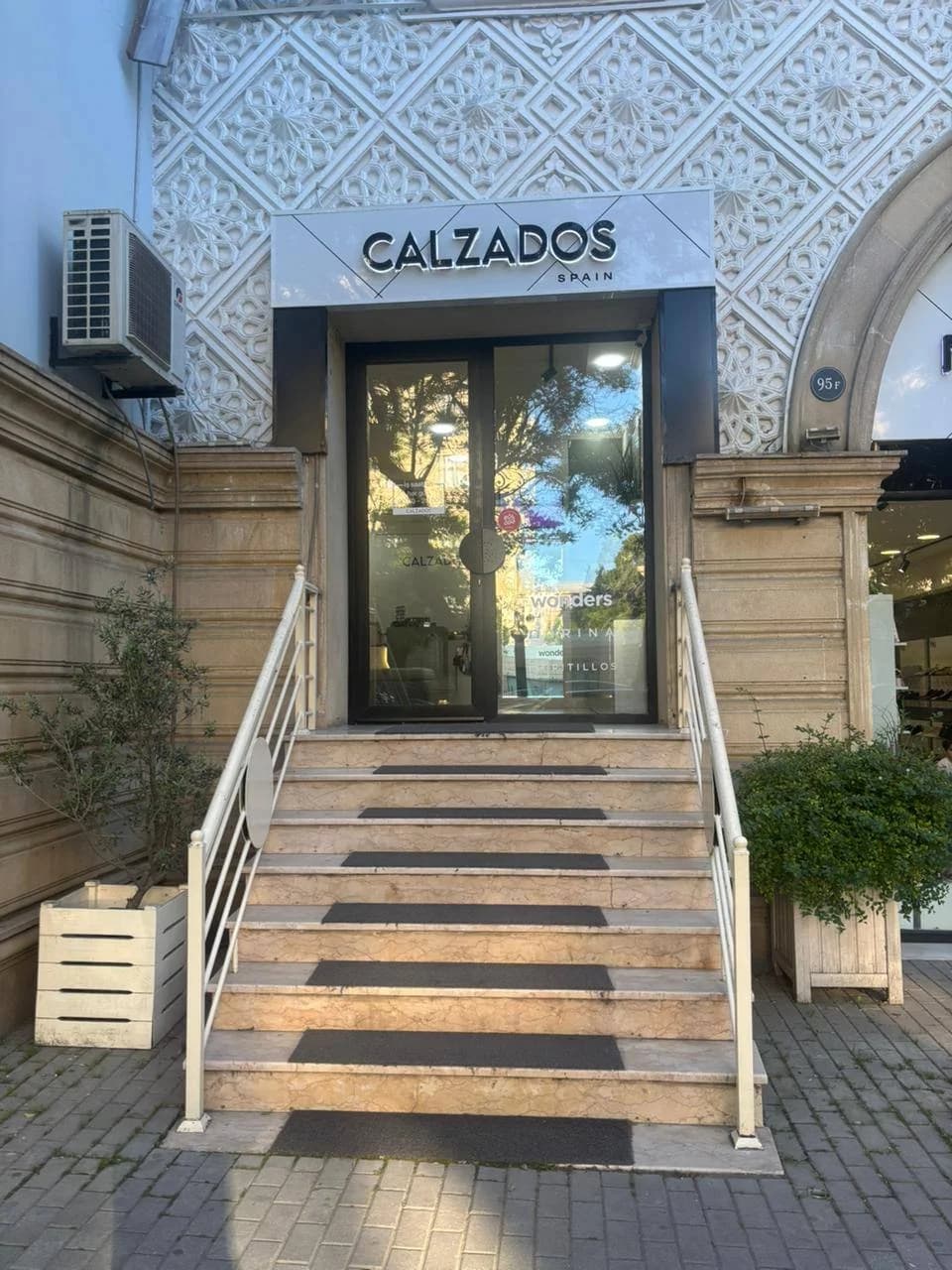 Calzados storefront
